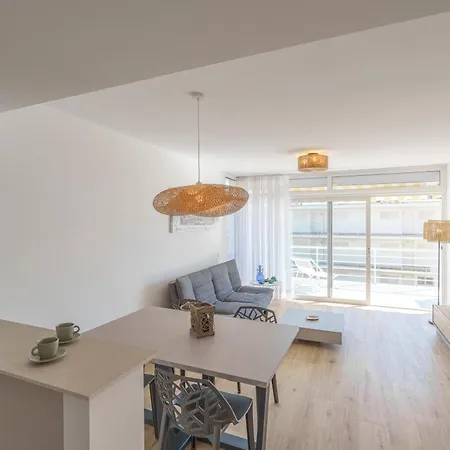 Almadrava, Apartment *