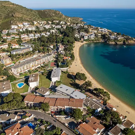 Apartment Almadrava,