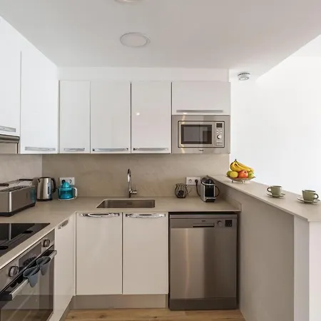 Almadrava, Apartment *